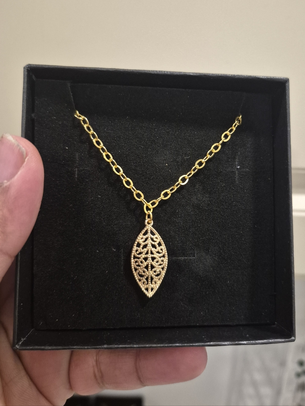 Whispering Leaf Gold Bracelet